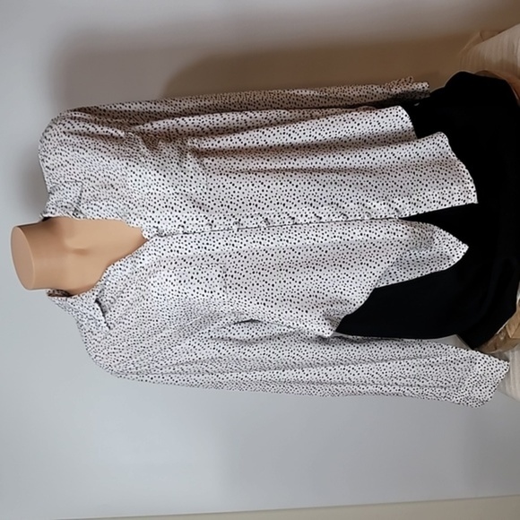 Velvet Heart White w/Black Polka-dots Collar - V-neck - Picture 5 of 16